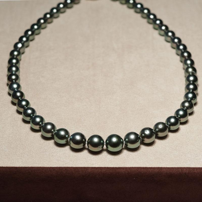 ネックレス オーロラピーコック鑑別書付属 黒蝶真珠8.0mm〜10.4mm