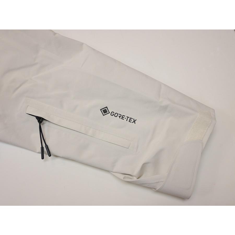 新品:SALE】25 OAKLEY UNBOUND GORE-TEX SHELL JACKET 2.0 - WHITE L