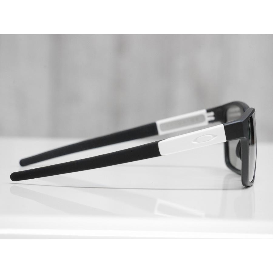 OAKLEY（オークリー） サングラス ACTUATOR SQ - Matte Black & White