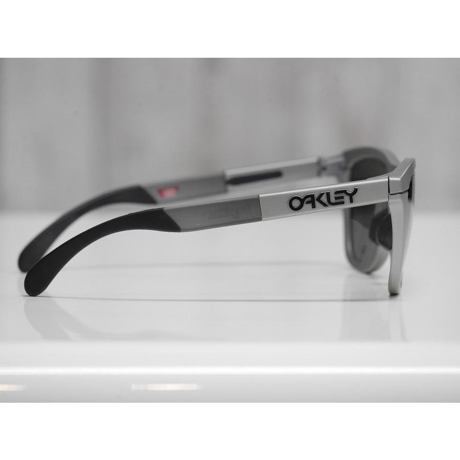 OAKLEY オークリー サングラス FROGSKINS RANGE - Titanium / Prizm Black Polarized 偏光レンズ プリズムレンズ OO9284A-1555 国内正規品 アジアンフィットの画像