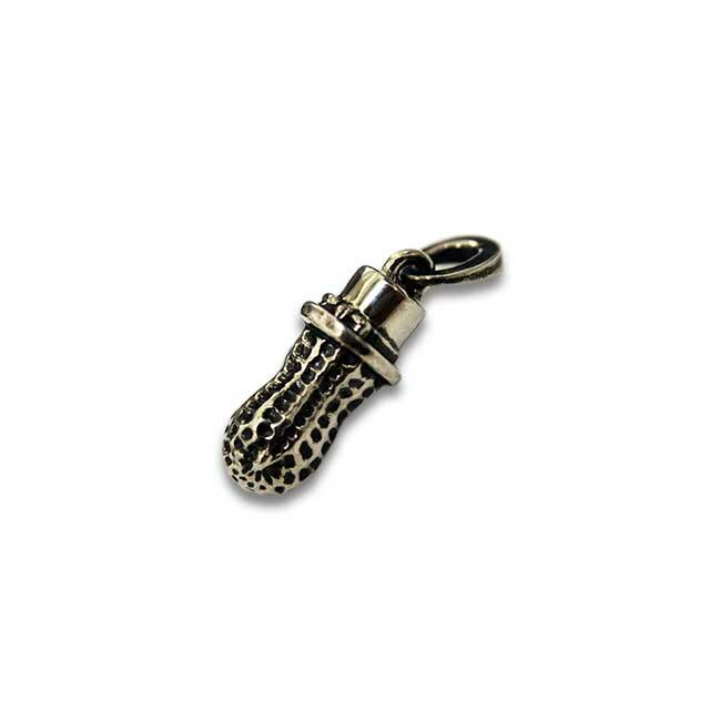 アクセサリー Peanuts&Co.MEDIUM BERO PEANUTS Peanuts&Co/ピーナッツカンパニー】「Medium BERO Peanuts Pendant