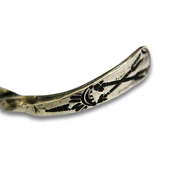 CHOOKE/チョーク】「Twist Crossarrow Arrow Bangle”Wide”/ツイスト