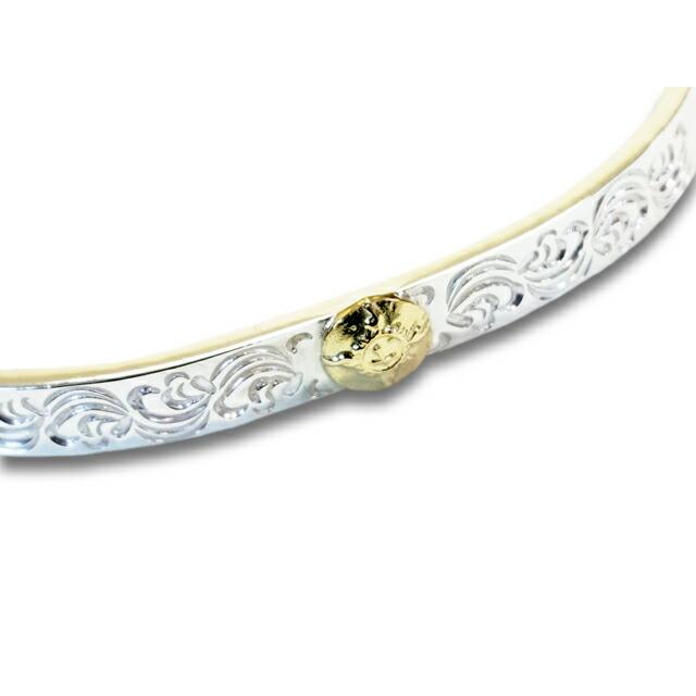 【FIRST ARROW's/ファーストアローズ】「Flat Hammered 6mm Arabesque Carving Bungle with K18/K18付き平打6mmカラ草彫りバングル」(BR-126)(ウルフパック)
