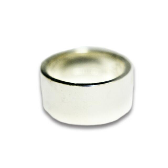【FIRST ARROW's/ファーストアローズ】「Flat Hammered 12mm Plane Ring with K18/K18付 平打12mmプレーンリング」(R-152)(アクセサリー/ウルフパック)の画像