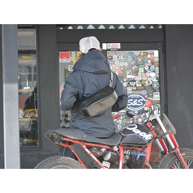 【INCEPTION/インセプション】「Horse Hide Banana Bag/ホースハイドバナナバッグ」(IPHSB-03)(アクセルカンパニー/アメカジ/レザー/プレゼント/ウルフパック)の画像