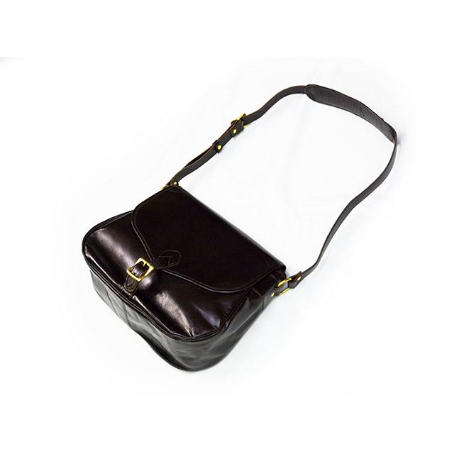 全2色【INCEPTION/インセプション】「Horse Hide Mail Bag”MEDIUM