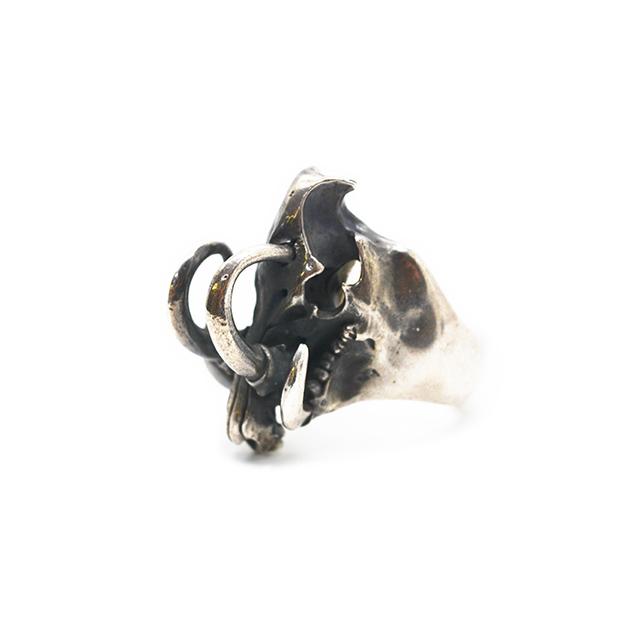 MAD CULT/マッドカルト】「Babirusa Skull Head Ring/バビルサスカル