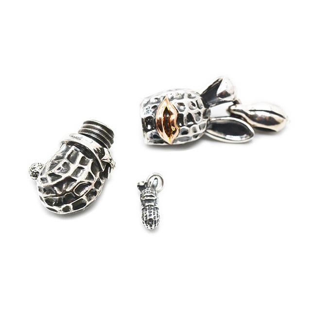 【Peanuts&Co/ピーナッツカンパニー】「Stash Bunny Peanuts Key Holder/スタッシュバニーピーナッツキーホルダー」(Silver×K10PG)(ピーナッツアンドコー)の画像
