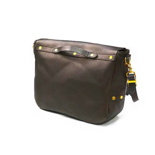 全2色【vasco/ヴァスコ】「Leather Postman Shoulder Bag”Large”/レザーポストマンショルダーバッグ”ラージ”」(VS-248L)(グランメゾン東京/ウルフパック)の画像
