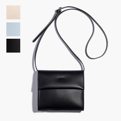 ヤーキ 21AW 美品 CROSS BODY BAG ショルダーバッグ  黒 鞄 YAHKI（ヤーキ） CROSS BODY BAG クロスボディバッグ ショルダーバッグ