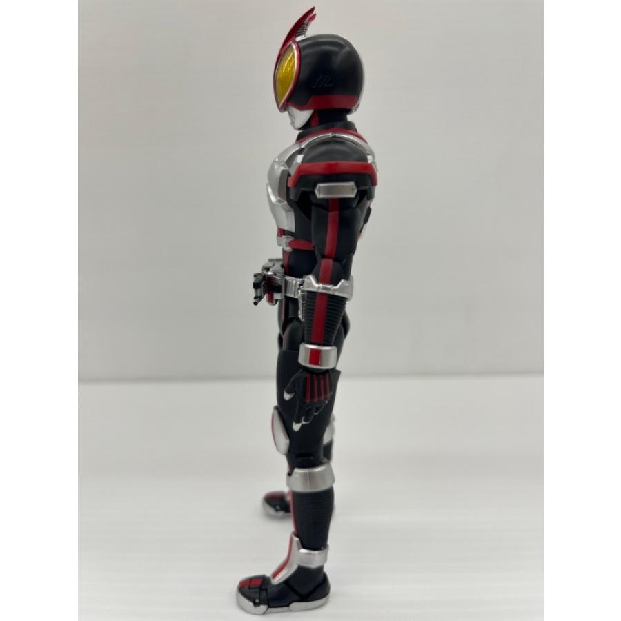 中古】【開封品】S.H.Figuarts（真骨彫製法） 仮面ライダーファイズ