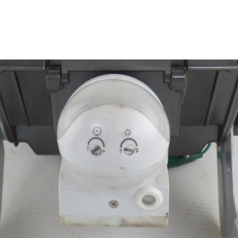 HATAYA 畑屋製作所/30W LED投光器 業務用防犯センサーライト/LTSL-310KN/Cランク/64【中古】 HATAYA（ハタヤ） 畑屋製作所/30W LED投光器 業務用防犯センサーライト