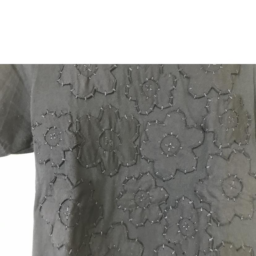 COMME des GARCONS コムデギャルソン/花モチーフ半袖Tシャツ/RM-T1018/Bランク/51【中古】 COMME des GARCONS（コムデギャルソン） コムデギャルソン/花モチーフ
