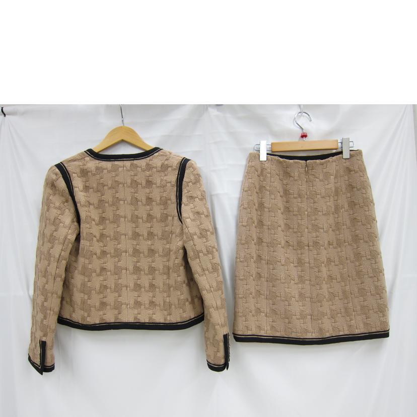 CHANEL シャネル/セットアップスーツ/P33841V24300/シャネル/A CHANEL シャネル/セットアップスーツ/P33841V24300/シャネル/A
