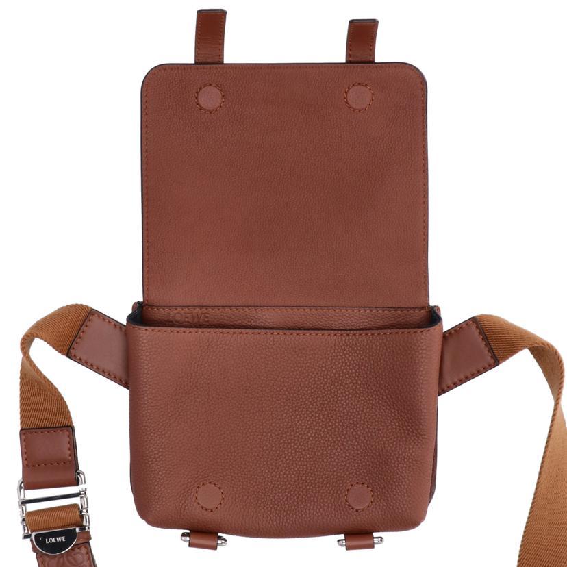 LOEWE  ロエベ/ミリタリーレザーメッセンジャーXS/ブラウン/ブランドバック/Aランク/75【中古】 br>LOEWE ロエベ/ミリタリーレザーメッセンジャーXS/ブラウン/Aランク