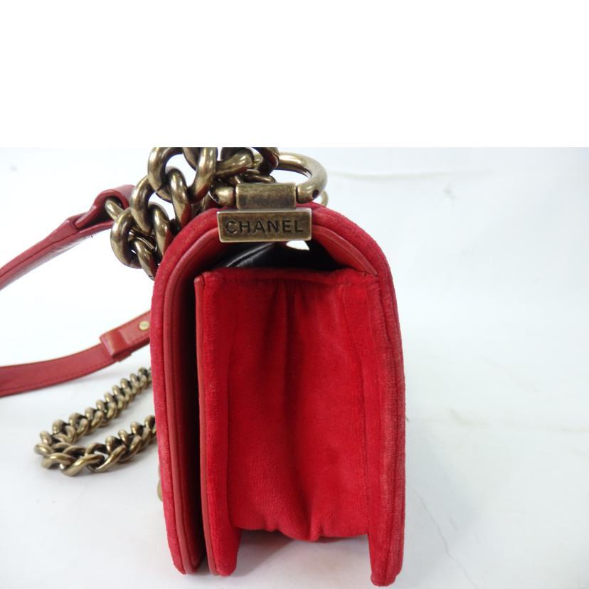 CHANEL シャネル　赤 ボディバッグ CHANEL（シャネル） シャネル/ボーイシャネルチェーンショルダーバッグ