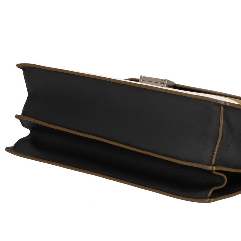 CELINE セリーヌ/ダイヤモンドショルダーバッグ/Aランク/09【中古】 CELINE（セリーヌ） セリーヌ/ダイヤモンドショルダーバッグ/Aランク