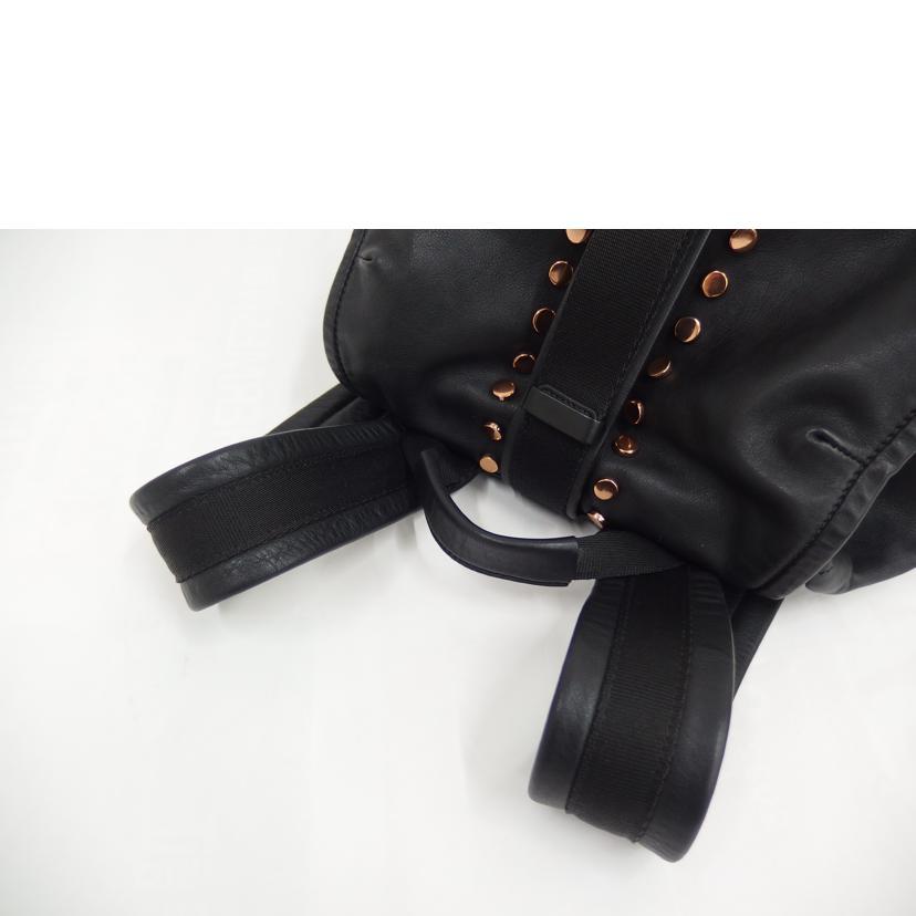 GIVENCHY（ジバンシィ） ジバンシー/レザースタッズバックパック/黒