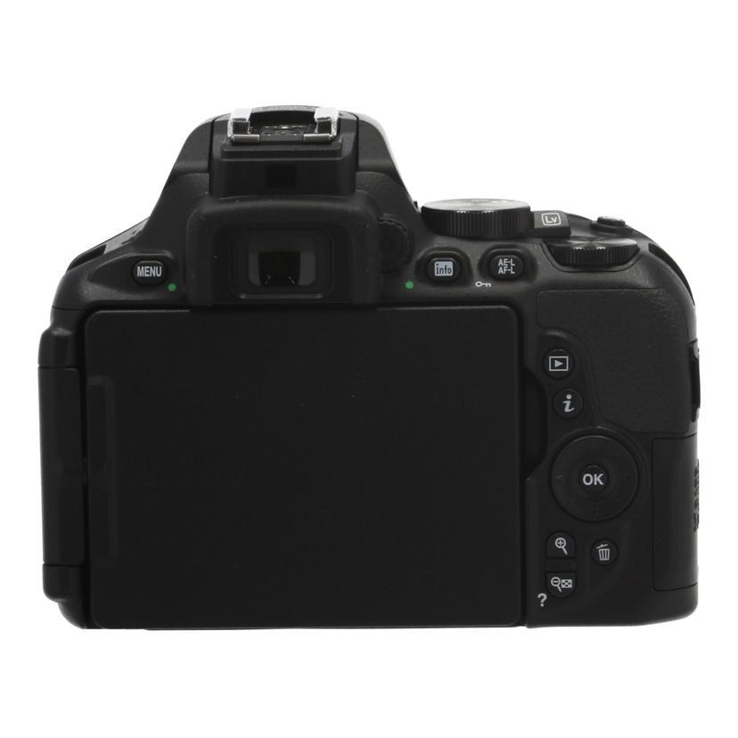 Nikon ニコン/デジタル一眼/D5600 ダブルズームキット/2075814/Bランク/01【中古】 Nikon ニコン/デジタル一眼/D5600 ダブルズームキット/2075814/Bランク