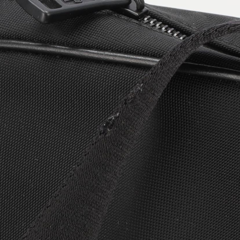 MONCLER モンクレール/クロスボディ ショルダーバッグ/ブラック/M6256/ABランク/18【中古】 MONCLER（モンクレール） モンクレール/クロスボディ ショルダーバッグ