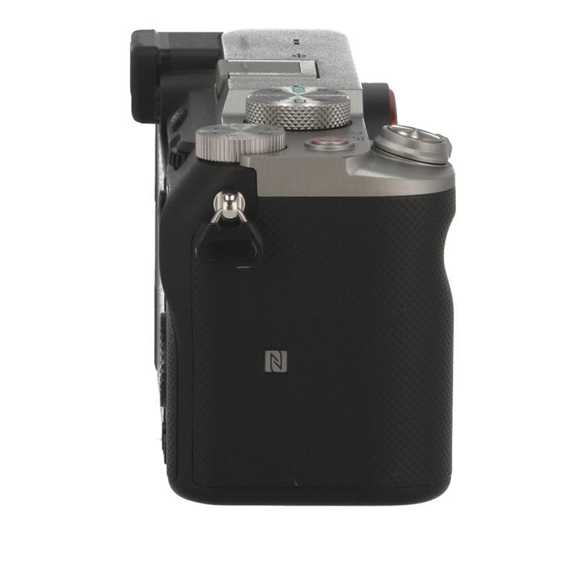 SONY ソニー/ミラーレス一眼 ボディ/α7C/ILCE-7C/3042130/Bランク/20【中古】 SONY（ソニー） ソニー/ミラーレス一眼 ボディ/α7C/ILCE-7C/3042130/B