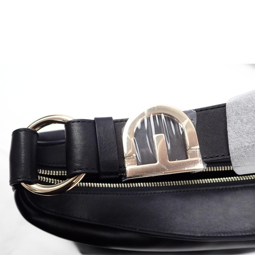 COLE HAAN コールハーン/カミラ ホーボーバッグ/U07111/Aランク/62  