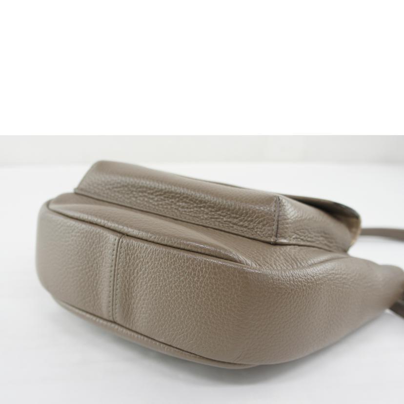 PELLE BORSA ペレボルサ/ショルダーバック/Comfy 6704/Bランク/64【中古】 PELLE BORSA（ペレボルサ） ペレボルサ/ショルダーバック/Comfy 6704/B
