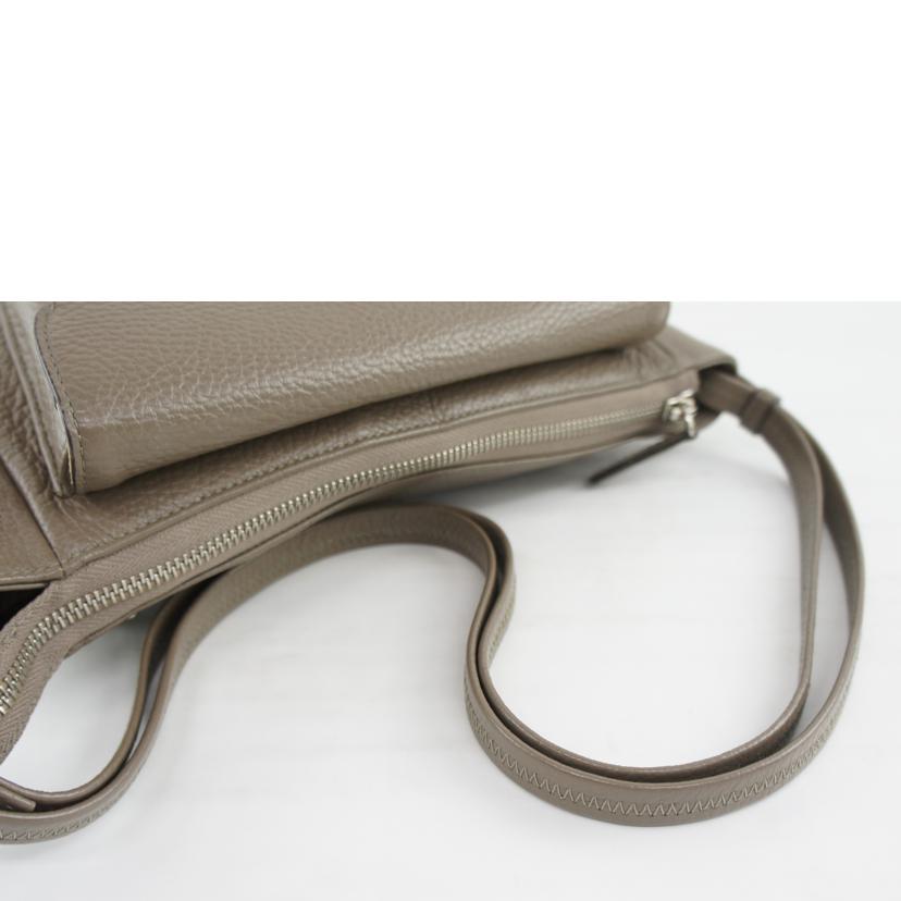 PELLE BORSA ペレボルサ/ショルダーバック/Comfy 6704/Bランク/64【中古】 PELLE BORSA（ペレボルサ） ペレボルサ/ショルダーバック/Comfy 6704/B