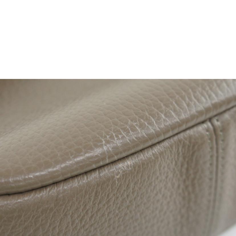 PELLE BORSA ペレボルサ/ショルダーバック/Comfy 6704/Bランク/64【中古】 PELLE BORSA（ペレボルサ） ペレボルサ/ショルダーバック/Comfy 6704/B