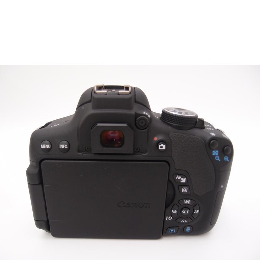 Canon キヤノン/デジタル一眼ダブルズームキット/EOS Kiss X8i ダブルズームキット/171032000422/Bランク/69【中古】 キヤノン Canon キヤノン/デジタル一眼ダブルズームキット/EOS