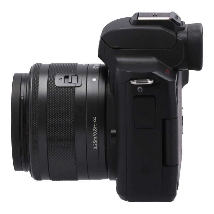 Canon キャノン/ミラーレス一眼/EOS Kiss M ダブルズームキット/111030001527/Bランク/69【中古】 キヤノン（Canon） キャノン/ミラーレス一眼/EOS Kiss M ダブルズーム
