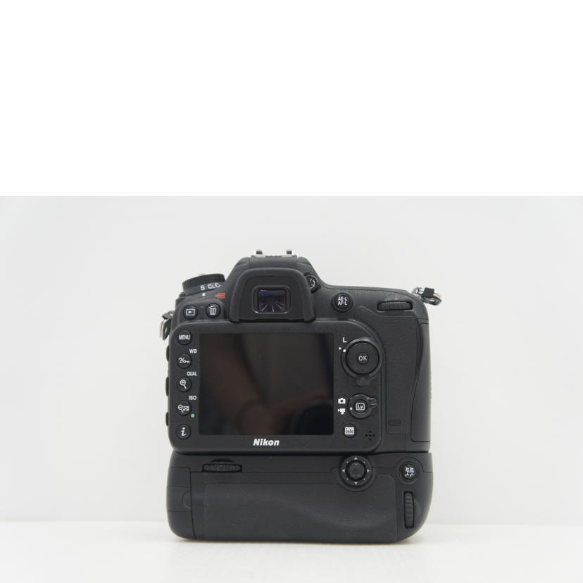 Nikon ニコン/デジタル一眼/D7200/MB-D15セット/2011159/Bランク/75【中古】 Nikon ニコン/デジタル一眼/D7200/MB-D15セット/2011159/Bランク