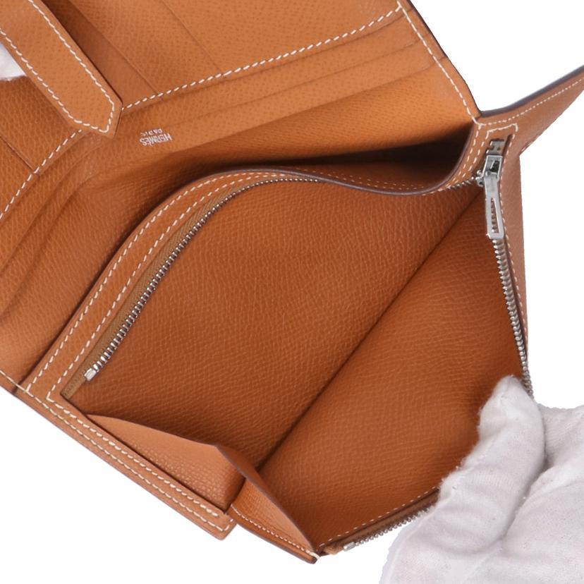 美品 HERMES ベアンコンビネ エタン/シルバー金具 ヴォーエプソン 楽天市場】☆B刻印 2023年製造☆ エルメス HERMES 財布 三つ折り