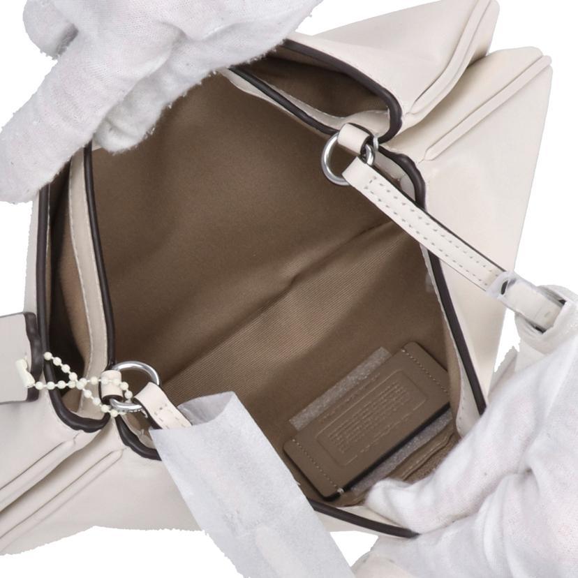 COACH コーチ/ペネロペワンショルダー/チョーク/CP101/M23**/Sランク/75【中古】 COACH（コーチ） コーチ/ペネロペワンショルダー/チョーク/CP101/M23