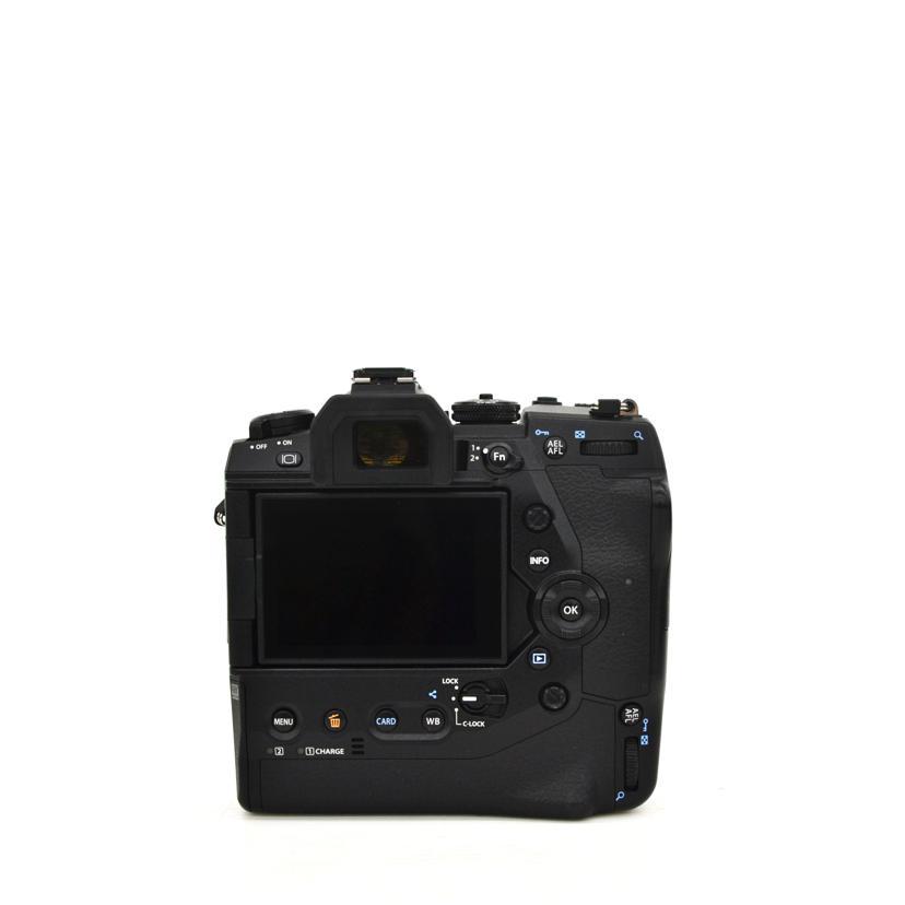 OLYMPUS オリンパス/ミラーレス一眼/OM-D E-M1X ボディ/BJ4A15465/Aランク/75【中古】 OLYMPUS オリンパス/ミラーレス一眼/OM-D E-M1X ボディ