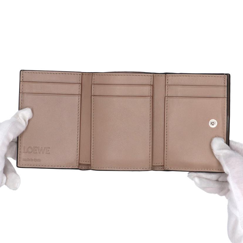 LOEWE ロエベ アナグラムトライフォールドウォレット サンド