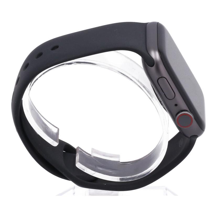 Apple Watch SE（GPS + Cellularモデル）- 40mmスターライト