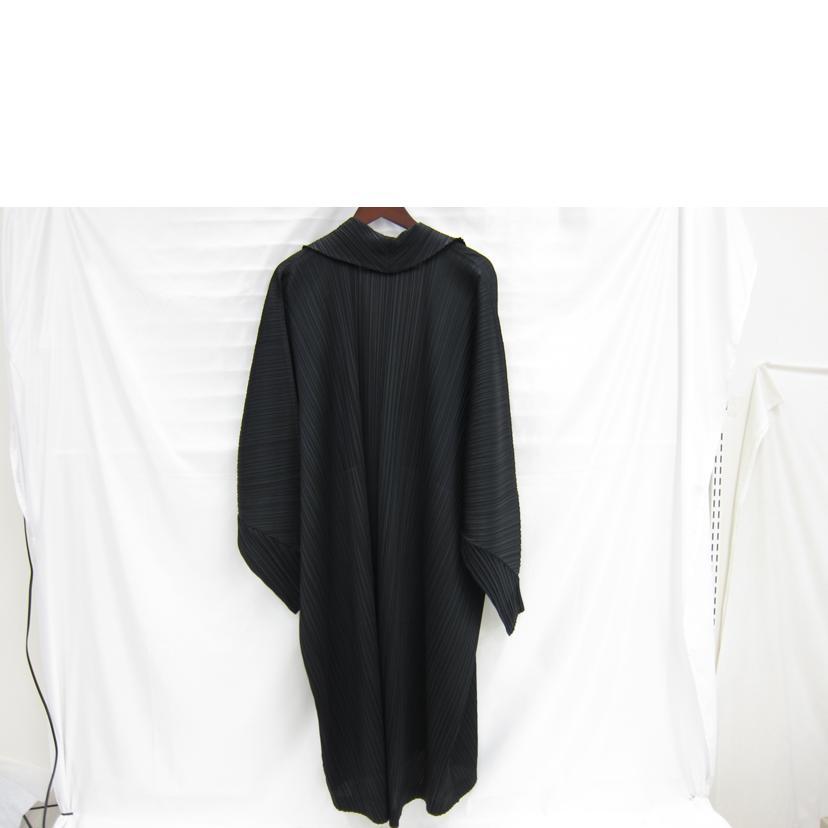 ISSEY MIYAKE（イッセイミヤケ） デザインテラーコート/BK/PP83-JA223