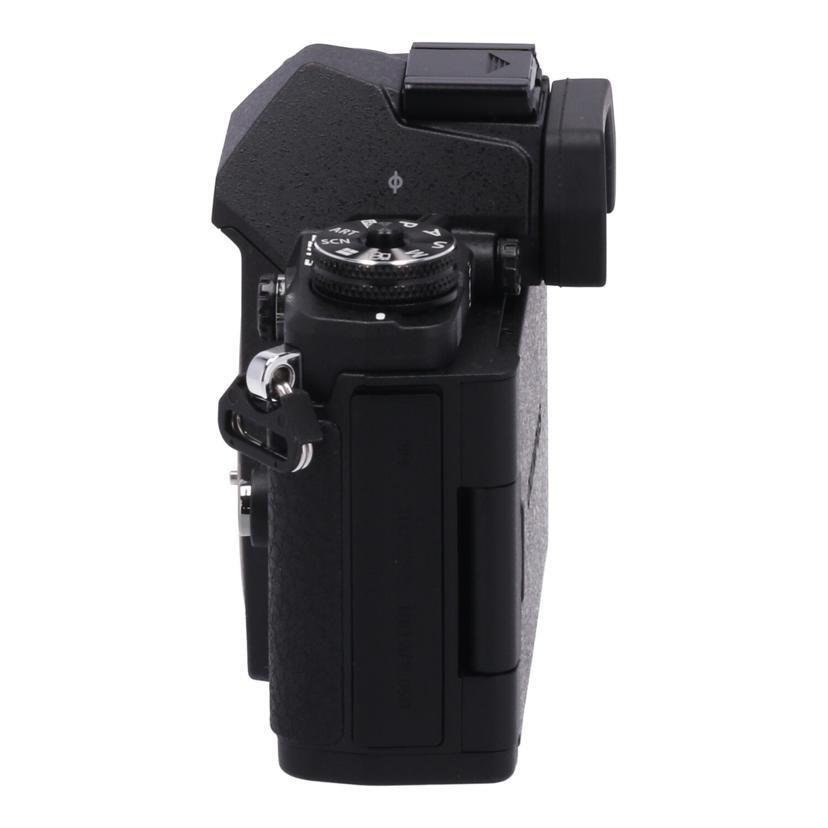 OLYMPUS オリンパス/ミラーレス一眼/E-M5 Mark II 14-150mm レンズキット/BHEA77400/Bランク/82【中古】 OLYMPUS オリンパス/ミラーレス一眼/E-M5 Mark II 14-150mm レンズ