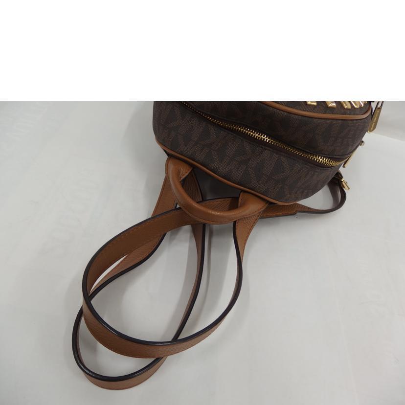 MICHAEL KORS（マイケルコース） マイケルコース/スタッズ付きリュック