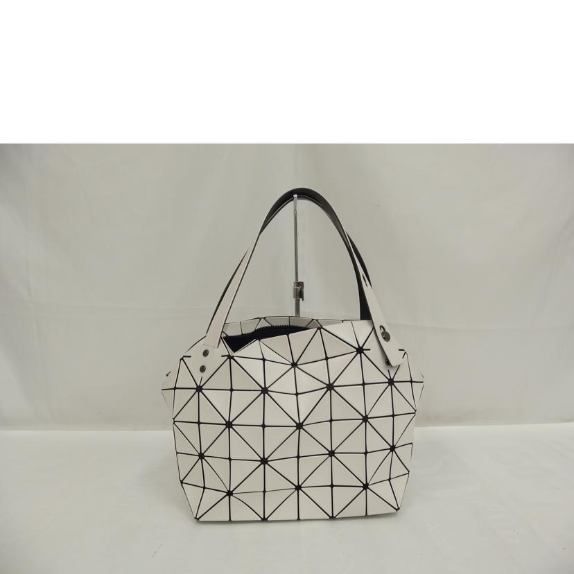 イッセイミヤケ　バオバオ ISSEY MIYAKE（イッセイミヤケ） イッセイミヤケ/バオバオ/Aランク/82
