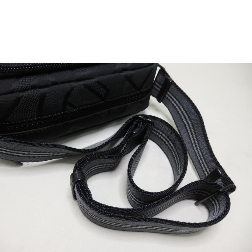 BURBERRY バーバリー/TB柄/パディ/ショルダーバッグ/8029989/Aランク/84【中古】 BURBERRY（バーバリー） バーバリー/TB柄/パディ/ショルダーバッグ
