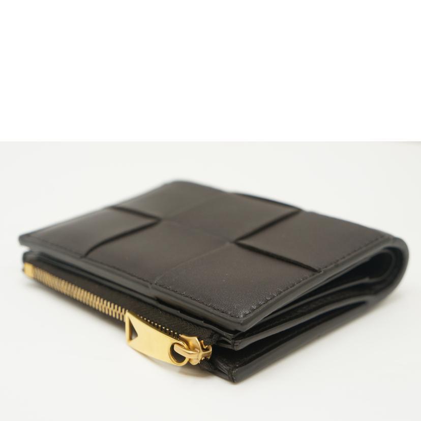 BOTTEGA VENETA/マキシイントレチャート二つ折り財布/ダークブラウン
