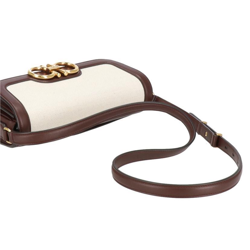 Ferragamo フェラガモ/ガンチーニ/トラピーズショルダーバッグ/GG-213475/Aランク/91【中古】 FERRAGAMO（フェラガモ） フェラガモ/ガンチーニ/トラピーズショルダー