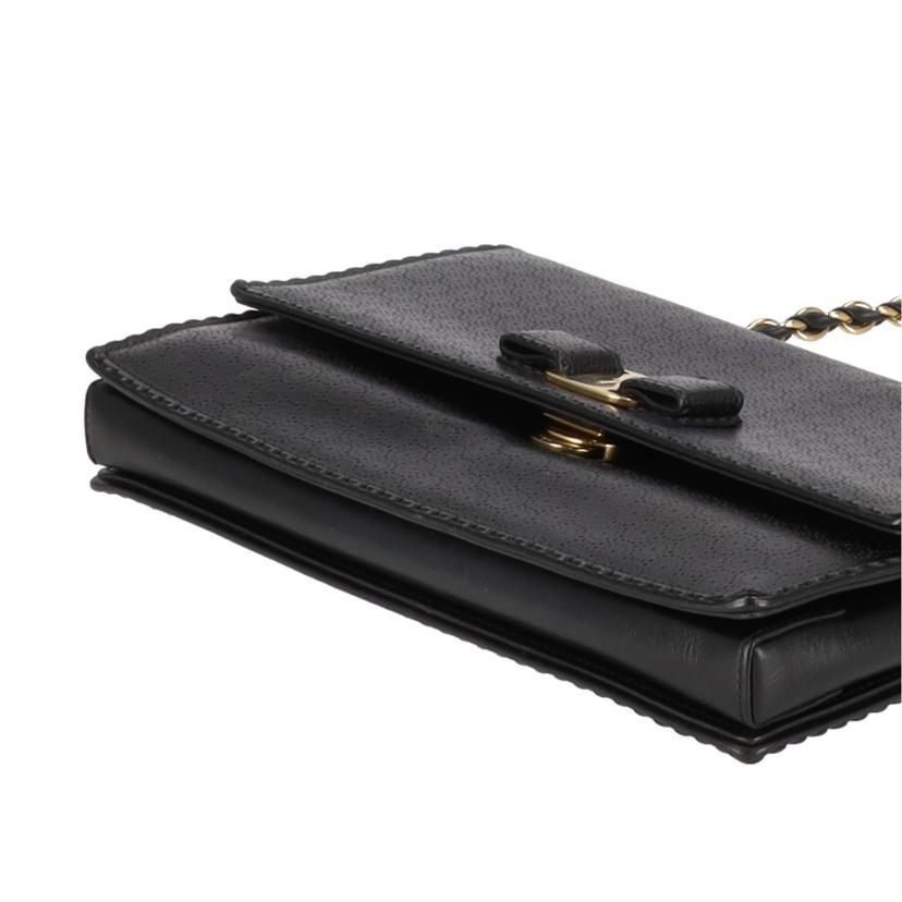 Ferragamo フェラガモ/ジニー・ヴァラリボンレザーチェーンショルダー/AU-21/F003/ABランク/91【中古】 FERRAGAMO（フェラガモ） フェラガモ/ジニー・ヴァラリボンレザー