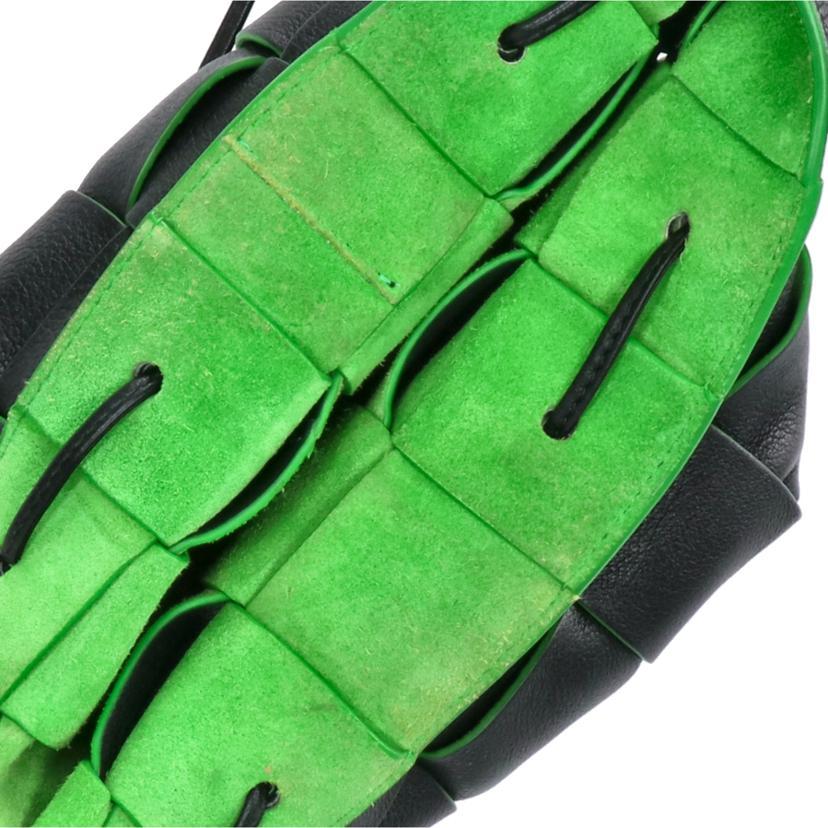 BOTTEGA VENETA ボッテガヴェネタ/マキシイントレチャート/カセットミニバケットバッグ/680217/ABランク/91【中古】 BOTTEGA VENETA（ボッテガ・ヴェネタ） ボッテガヴェネタ/マキシ