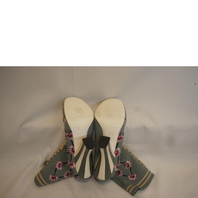 FENDI ベージュ ハイヒールブーツ FENDI ベージュ ハイヒールブーツ レディース