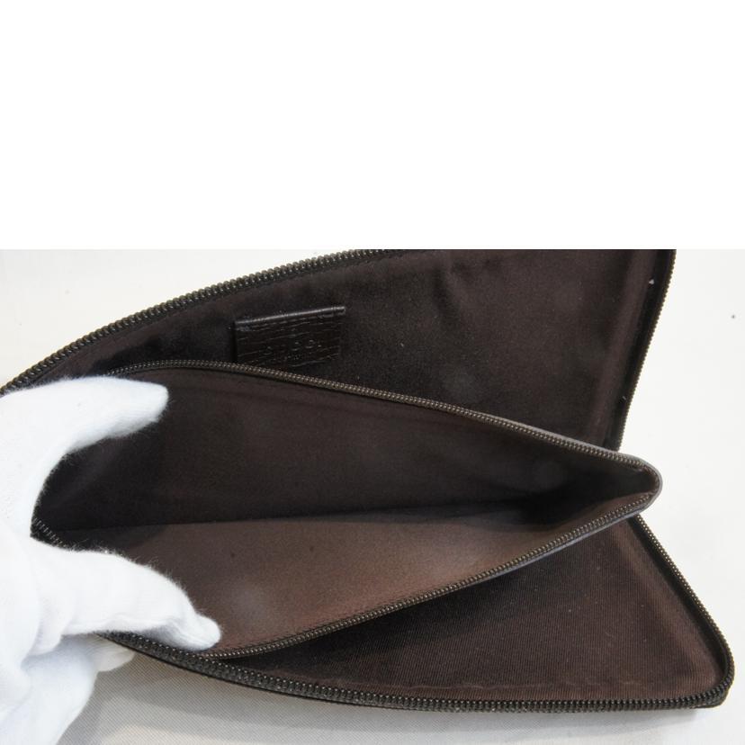 美品　グッチ　トラベルケース　GGスプリーム　ポーチ　L字ファスナー　GUCCI GUCCI グッチ/GGスプリームL字ファスナートラベルポーチ/115261
