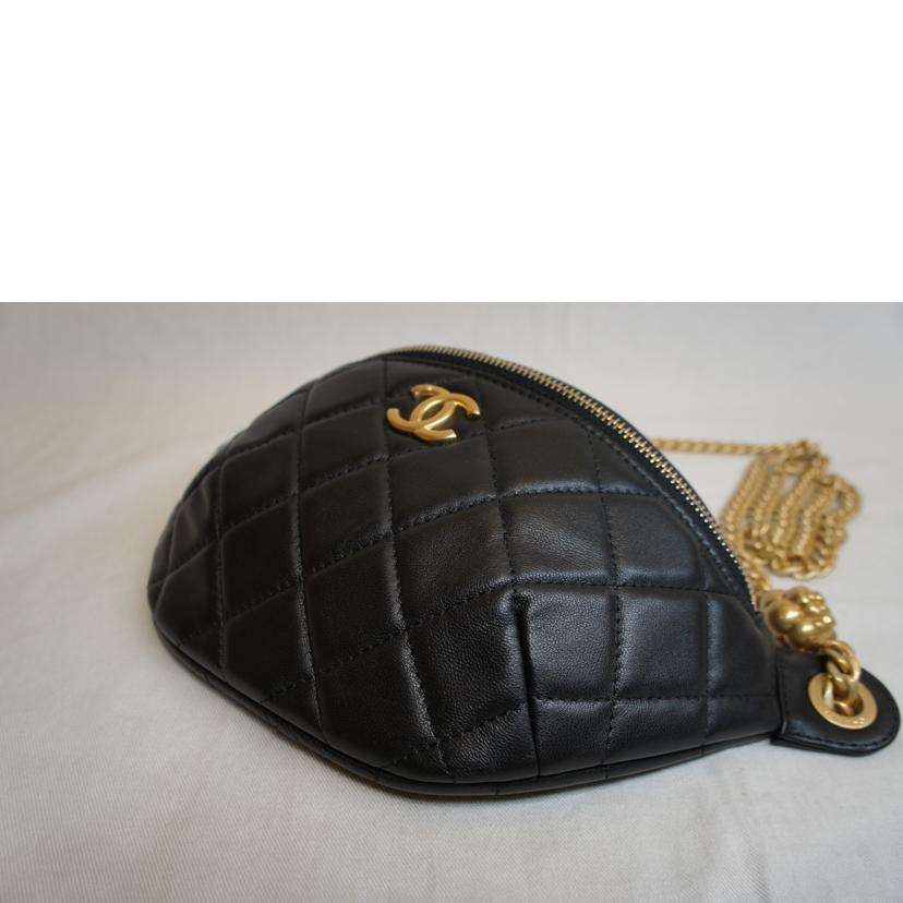 CHANEL（シャネル） シャネル/ハートチェーンボディバッグマトラッセ