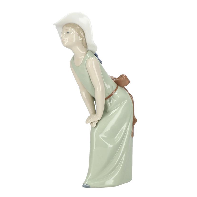 LLADRO（リヤドロ） リヤドロ/鏡の前で（若草色）/5009/ABランク/93